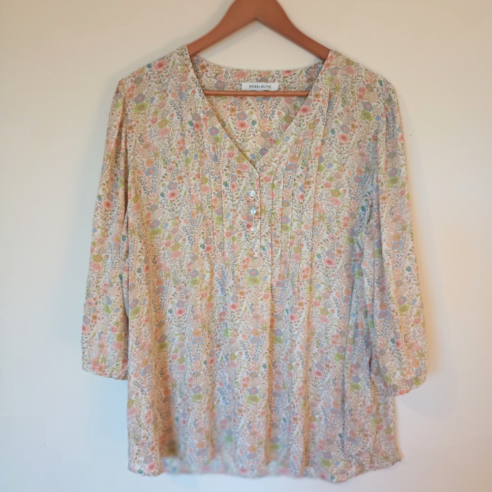 Rose & Olive Women's Floral V-Neck Blouse Size 2x